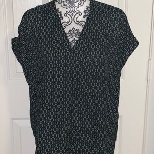 Pleione Short-sleeve blouse